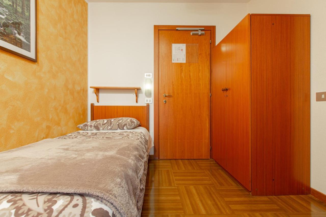 Hotel Biancospino Lanzada Exterior photo